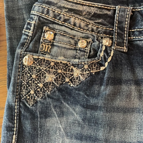 Miss Me Cuffed Capris - Picture 5 of 9